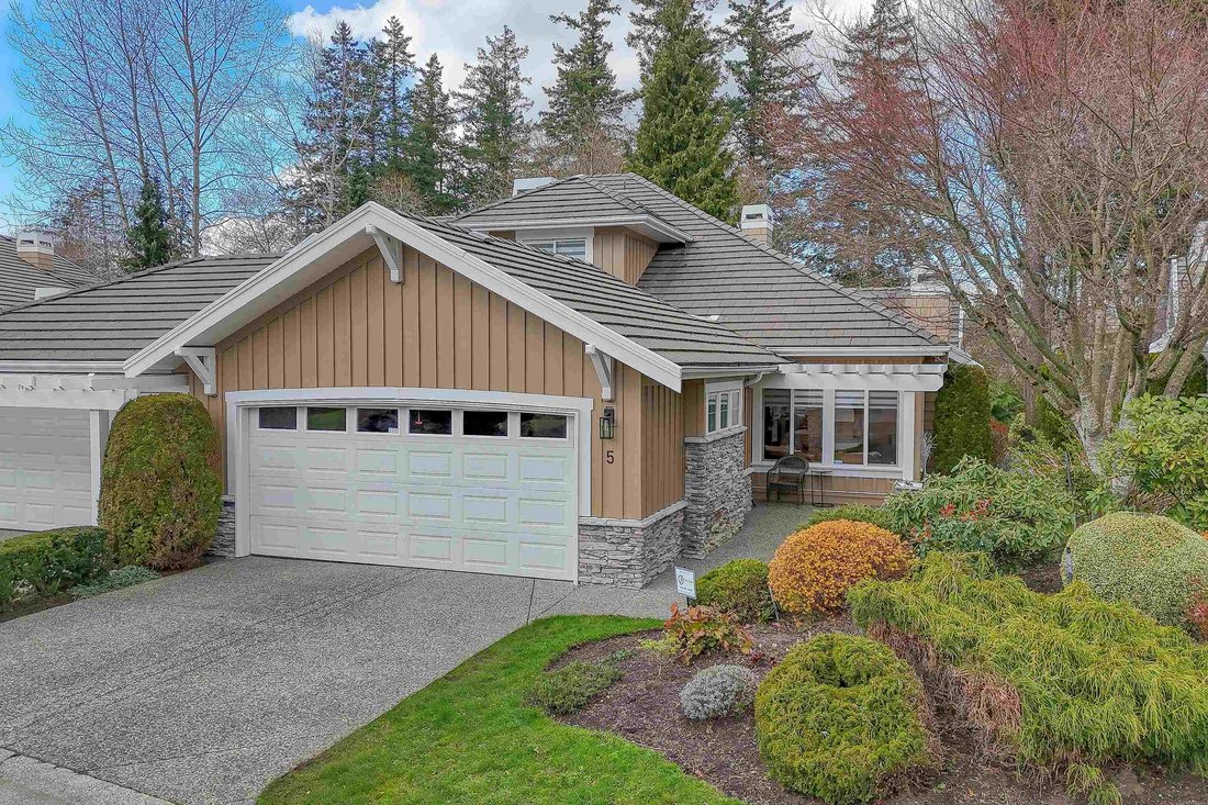 Townhouse in Surrey, British Columbia, Canada 1 - 18643522