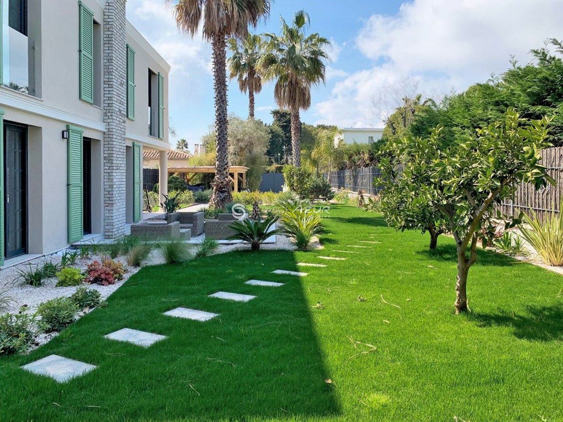 Villa in Vieille Ville, Antibes, France 3 - 18645206