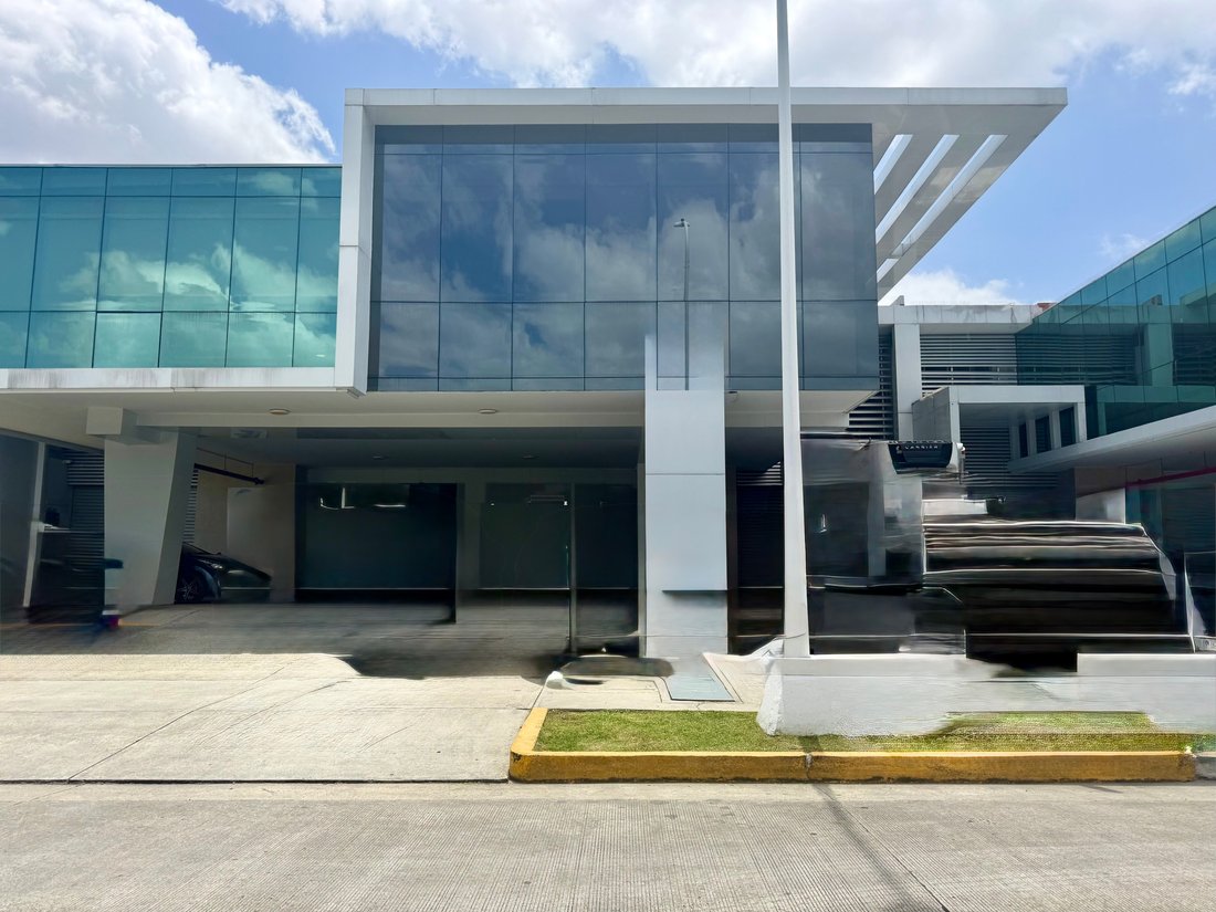 Panama City, Panama, Panama 1 - 18644044