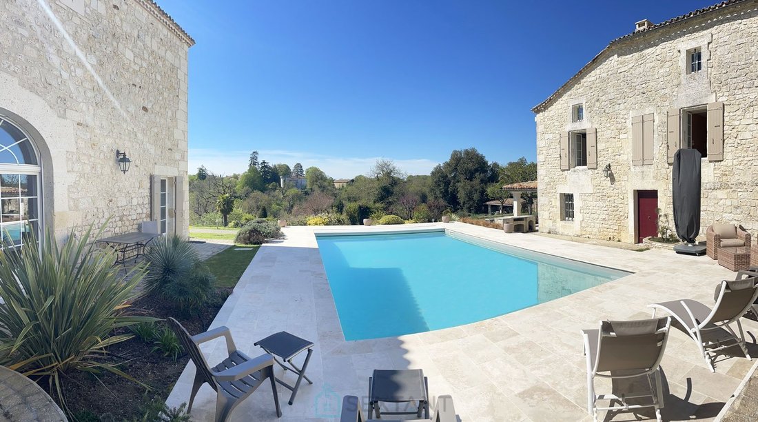 Estate in Saint Ausone-Saint Martin-Saint Gelais, Angoulême, France 3 - 18647719