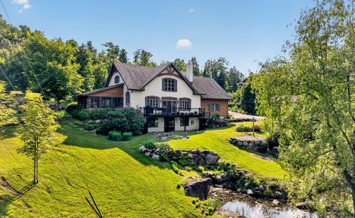 House in Saint Come, Quebec, Canada 1