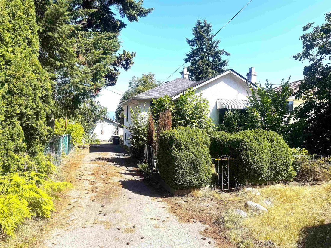 House in Burnaby, British Columbia, Canada 2 - 18648470