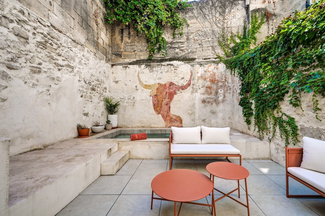 Townhouse in Arles, Provence-Alpes-Côte d'Azur, France 2 - 18648608