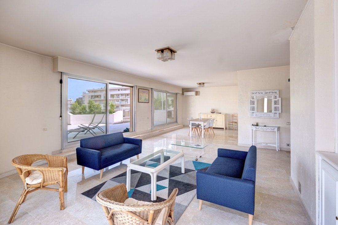 Apartment in Saint Nicolas, Cannes, France 4 - 18648621