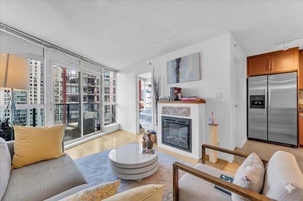 Condo in Vancouver, British Columbia, Canada 1 - 18643937