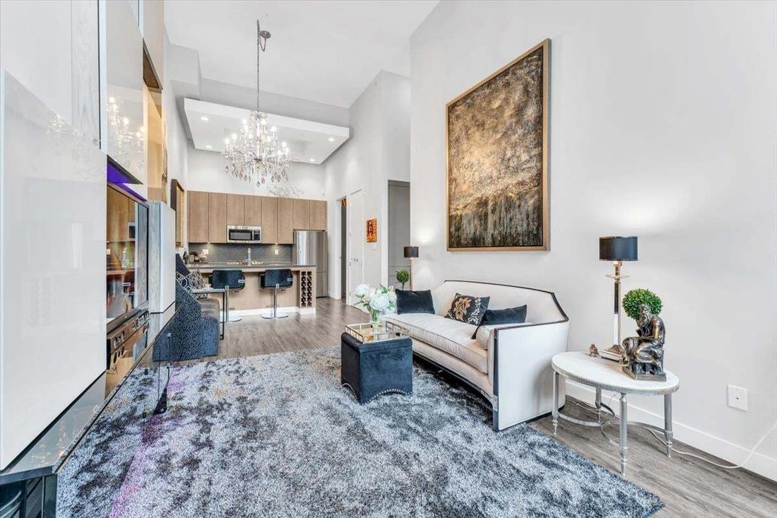 Townhouse in Vancouver, British Columbia, Canada 5 - 18643690