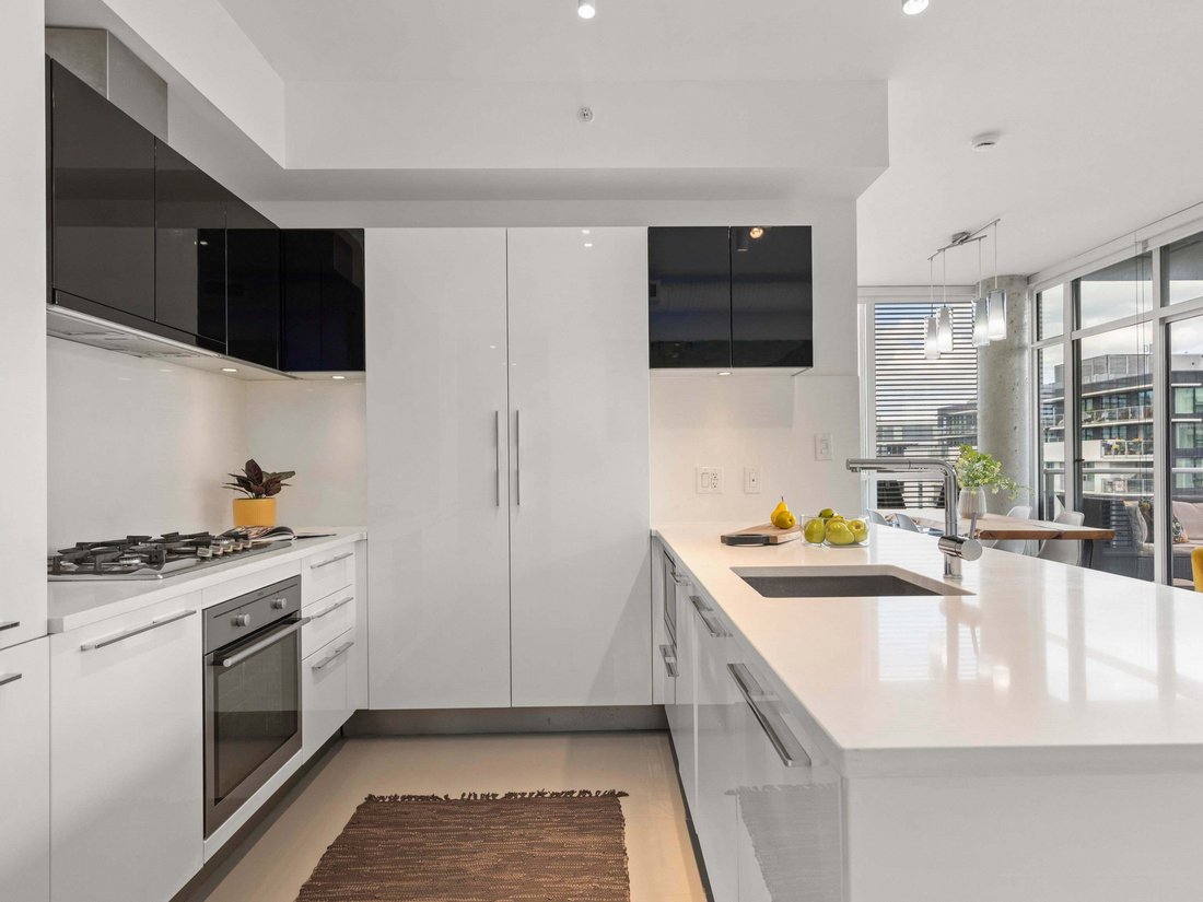 Condo in Vancouver, British Columbia, Canada 5 - 18643798