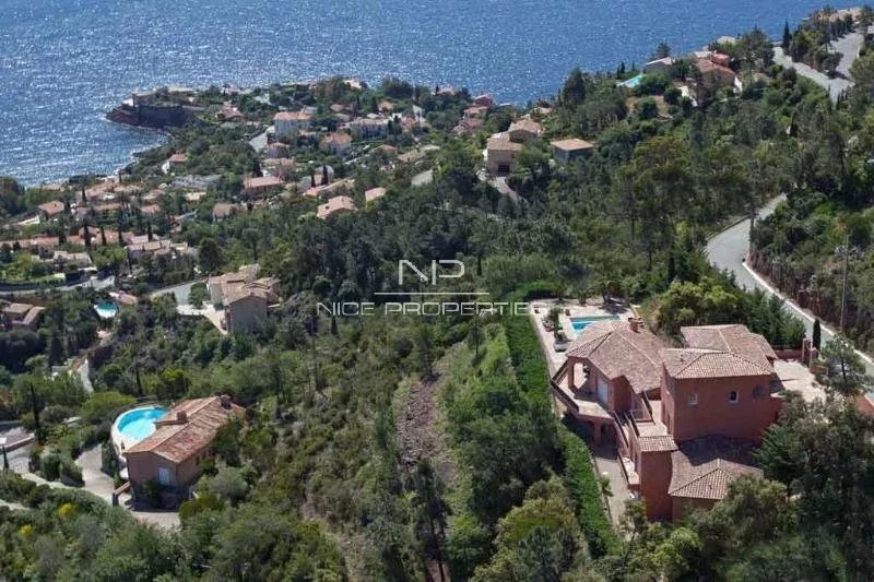 Villa in Théoule-sur-Mer, Provence-Alpes-Côte d'Azur, France 2 - 18647639
