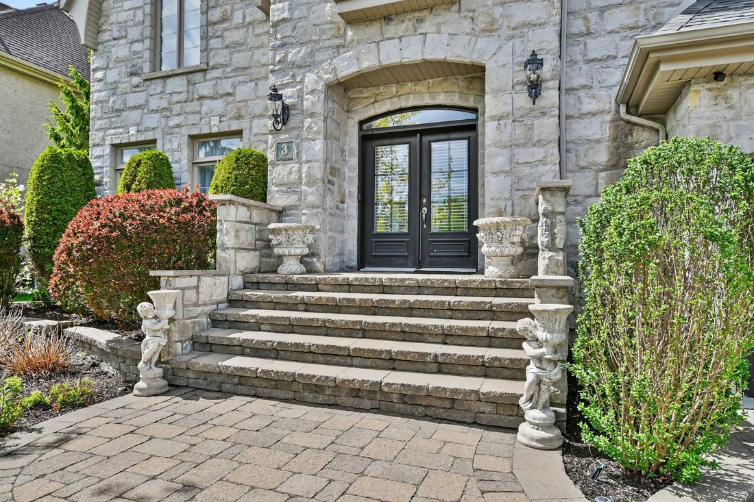 House in Blainville, Quebec, Canada 4 - 18643590