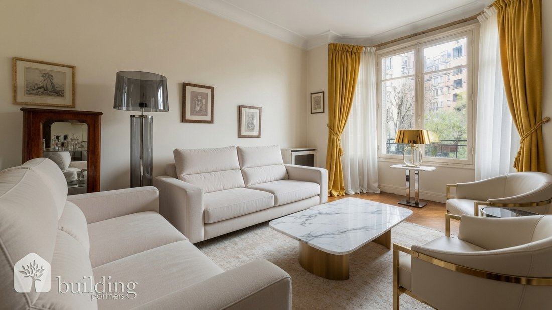 Apartment in La Fourche-Guy Môquet, Paris 17e Arrondissement, Paris 1 - 18646233