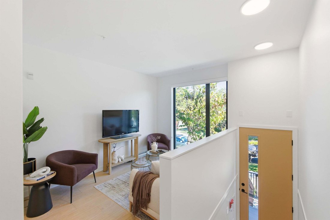 Townhouse in Vancouver, British Columbia, Canada 4 - 18643815