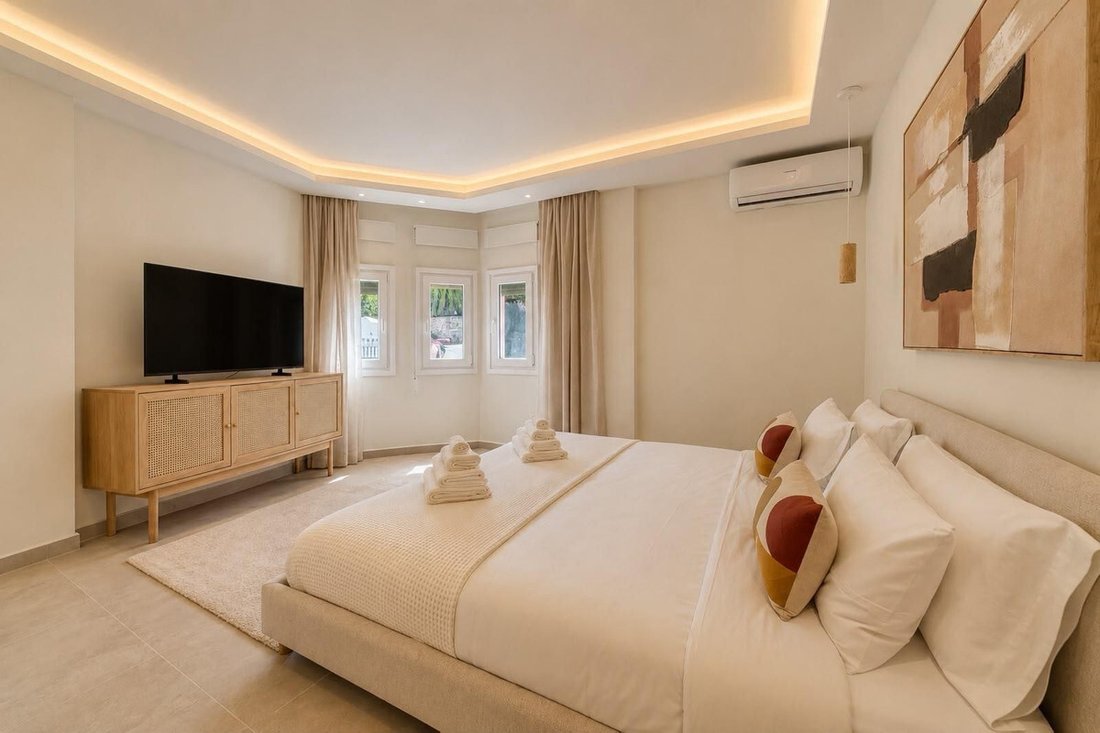 Apartment in Puerto Banus, Marbella, Spain 4 - 18643878