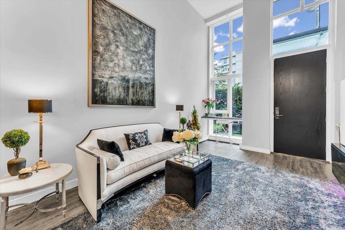 Townhouse in Vancouver, British Columbia, Canada 4 - 18643690