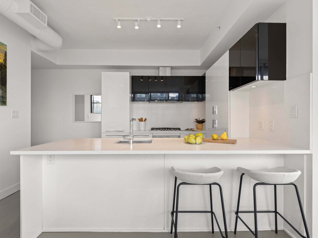 Condo in Vancouver, British Columbia, Canada 3 - 18643798