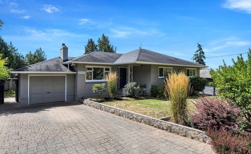 House in Saanich, British Columbia, Canada 1