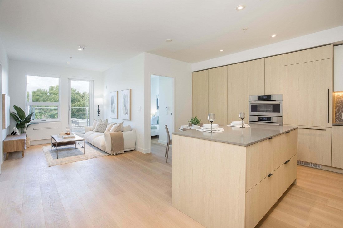 Condo in Vancouver, British Columbia, Canada 1 - 18643763