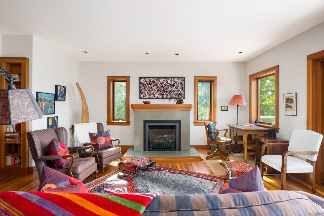 House in North Saanich, British Columbia, Canada 4 - 18648473