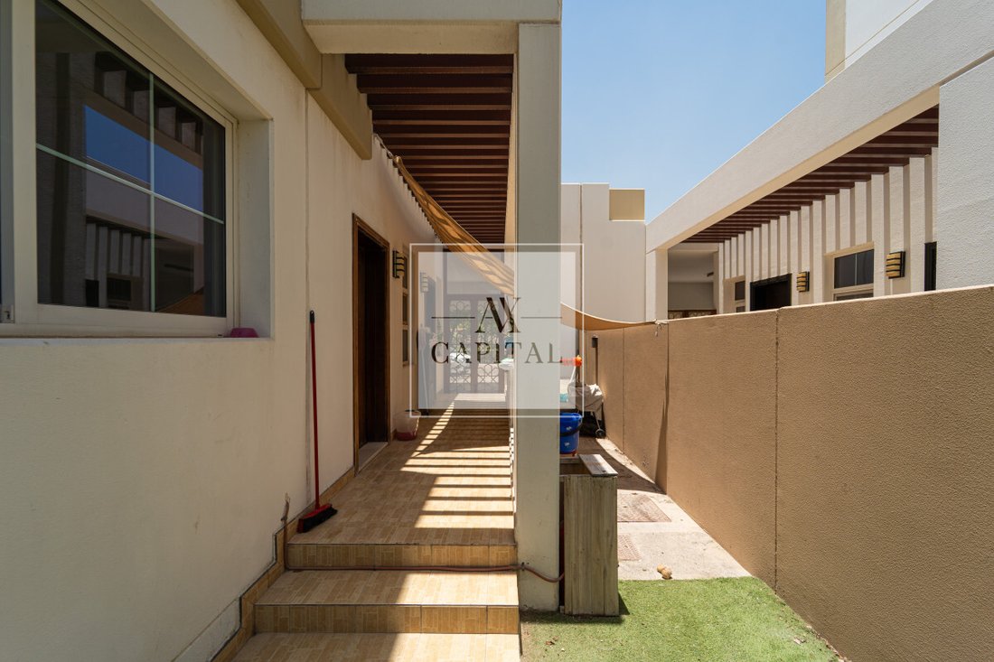 Villa in Dubai Harbour, Dubai, United Arab Emirates 5 - 18647929