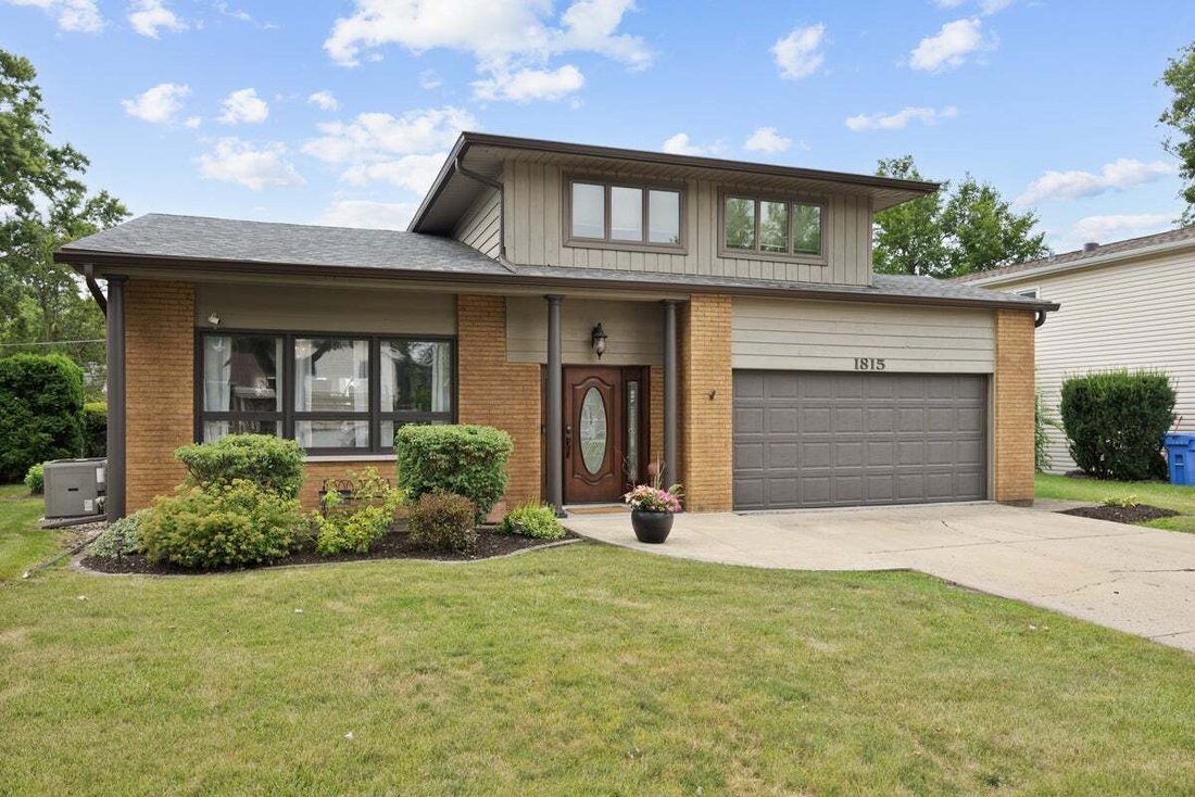 House in Mount Prospect, Illinois, United States 1 - 18646709