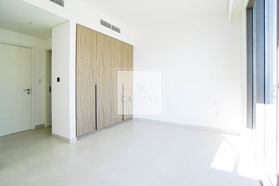 Townhouse in Dubai, United Arab Emirates 5 - 18648241
