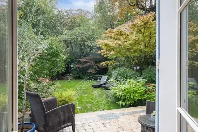 Townhouse in La Plaine des Sablons, Neuilly-sur-Seine, France 3 - 15908347