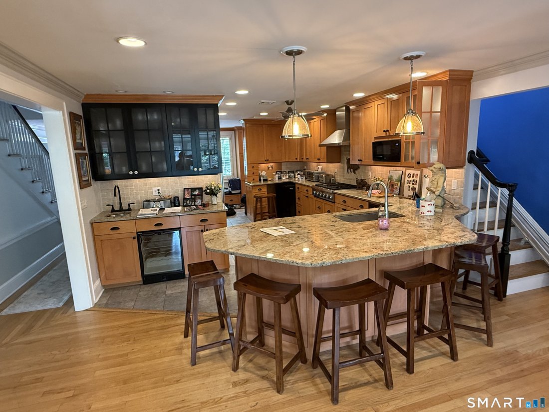 House in Trumbull, Connecticut, United States 4 - 18642515