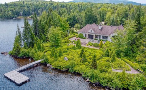 House in Saint-Donat-de-Montcalm, Quebec, Canada 1