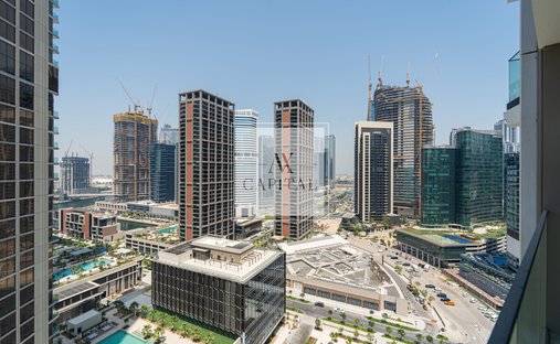 Apartment in JVC / Jumeirah Village Circle, Dubai, United Arab Emirates 1