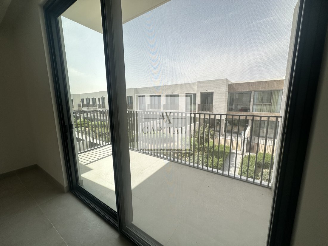 Townhouse in Burj Khalifa Lake, Downtown Dubai, Dubai 1 - 18648075