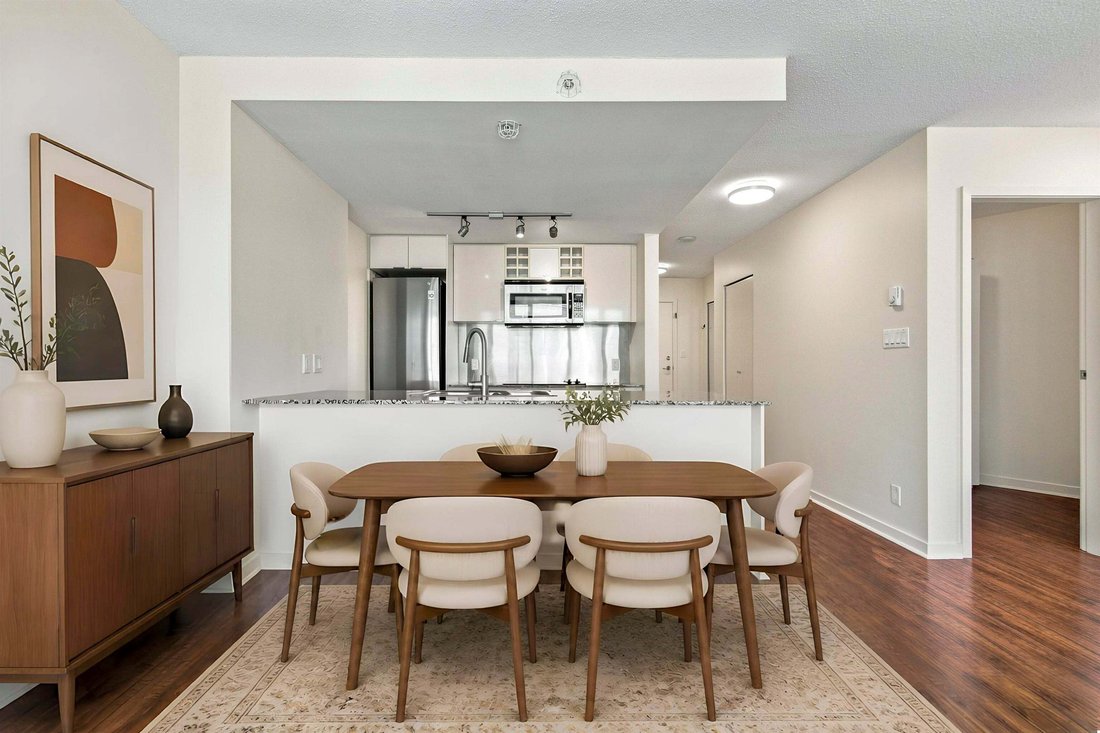 Condo in Vancouver, British Columbia, Canada 2 - 18644077