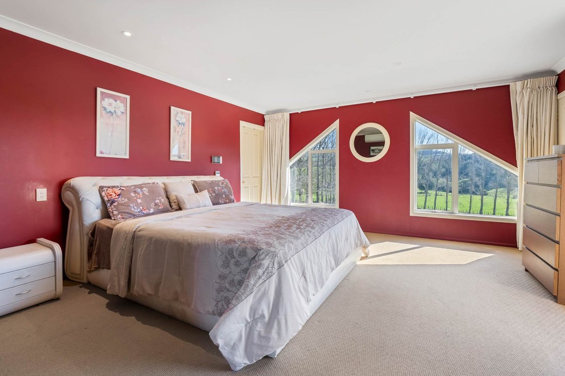 Farm Ranch in Dairy Flat, Auckland, New Zealand 1 - 18648457