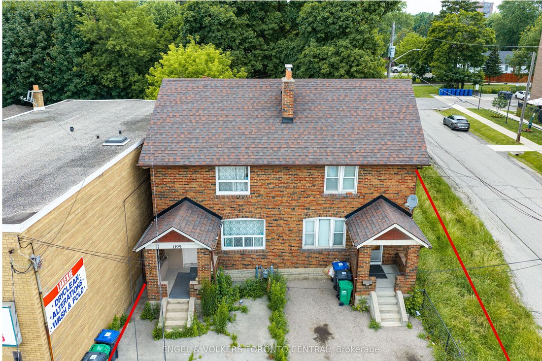 House in Oakville, Ontario, Canada 1 - 18642717