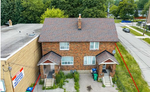 House in Oakville, Ontario, Canada 1