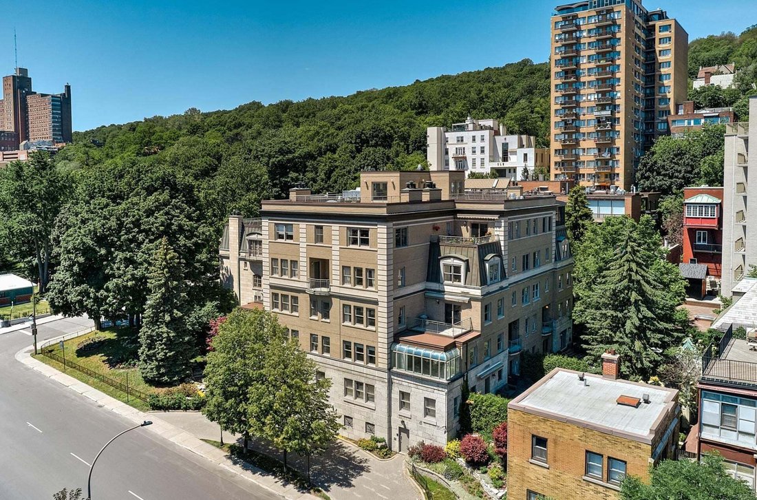 Condo in Montréal, Quebec, Canada 1 - 18643134