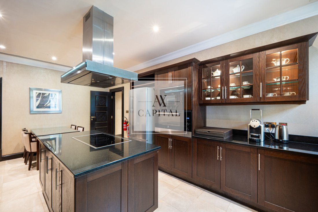 Villa in Jumeirah Beach Residence, Dubai, United Arab Emirates 5 - 18648153