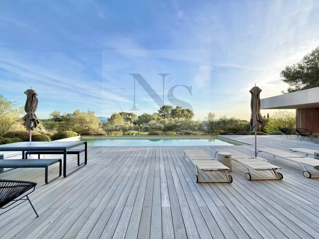 Villa in Mazenod-Bellevue-Saint Donat-Banon, Aix-en-Provence, France 4 - 18644425