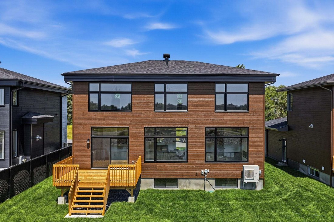 House in Saint-Eustache, Quebec, Canada 5 - 18643862