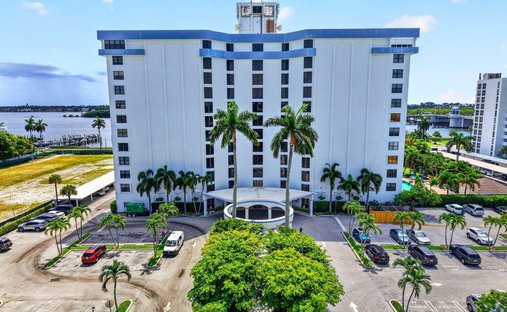 Condo in West Palm Beach, Florida, United States 1