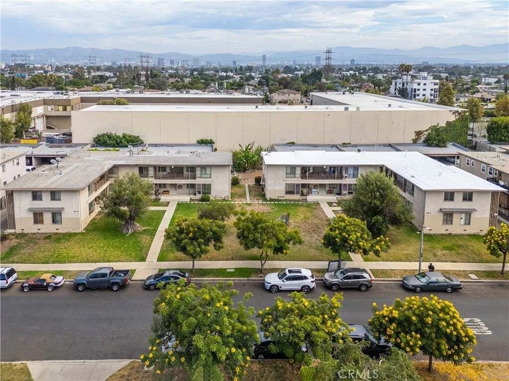 Los Angeles, California, United States 1 - 18646552