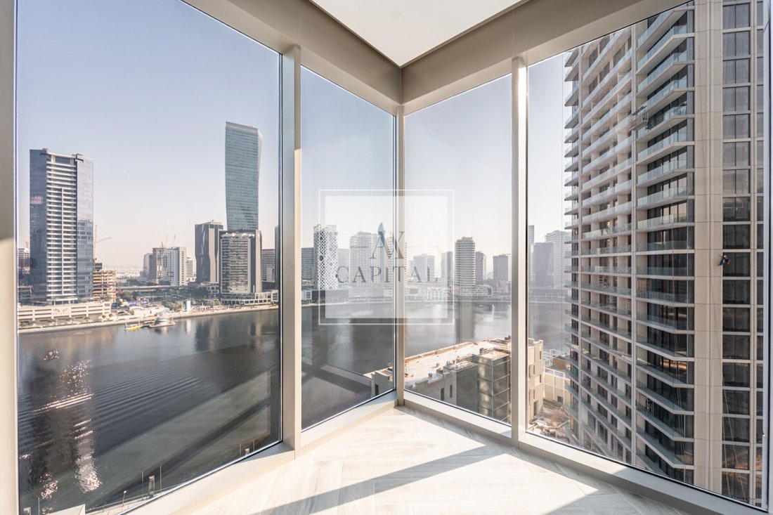 Apartment in Palm Jumeirah, Dubai, United Arab Emirates 2 - 18648222