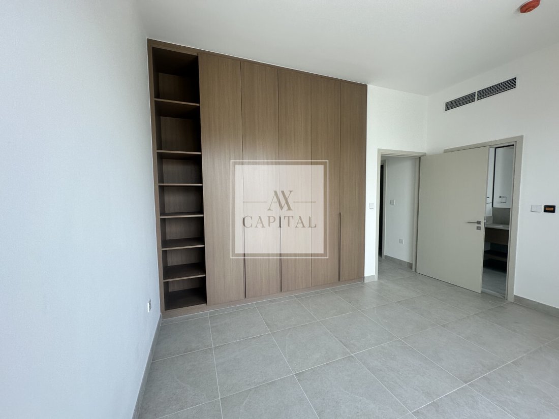 Townhouse in Burj Khalifa Lake, Downtown Dubai, Dubai 2 - 18648075