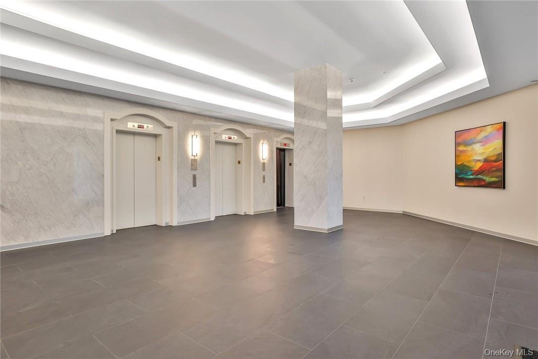 Condo in White Plains, New York, United States 4 - 18646800
