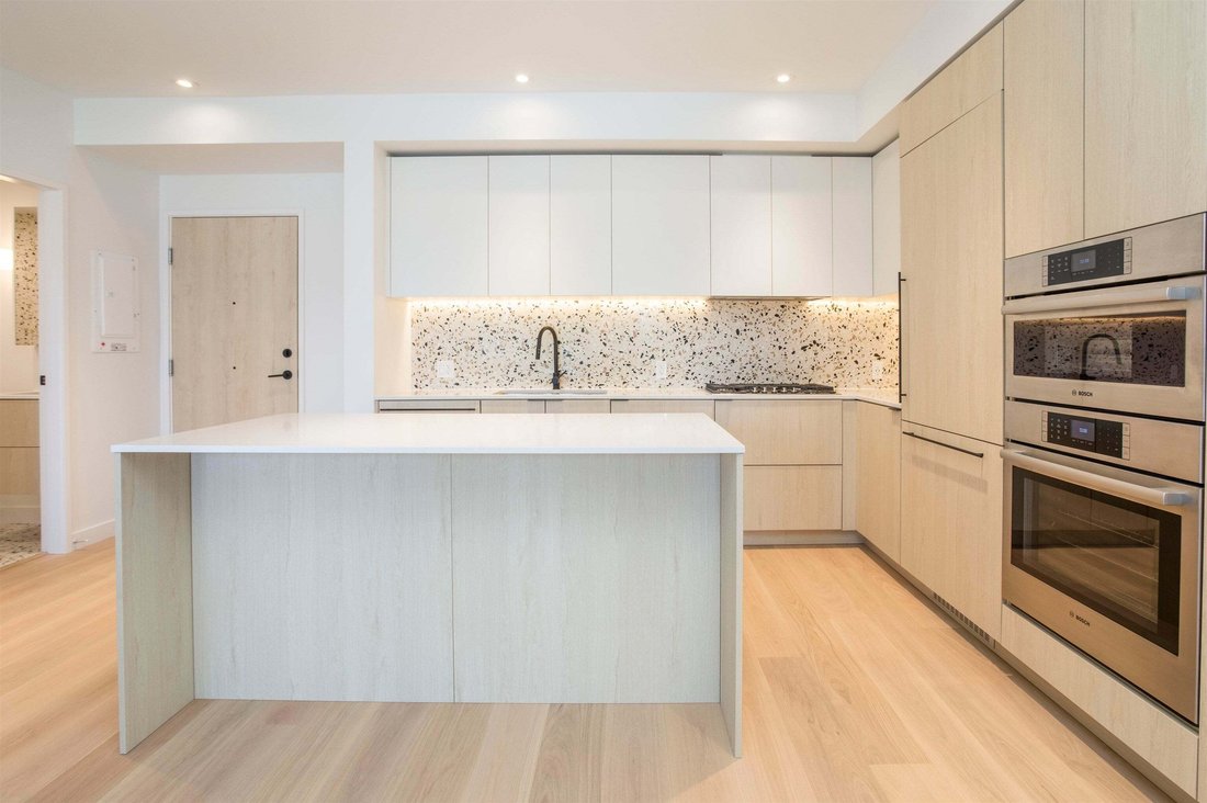 Condo in Vancouver, British Columbia, Canada 3 - 18643787