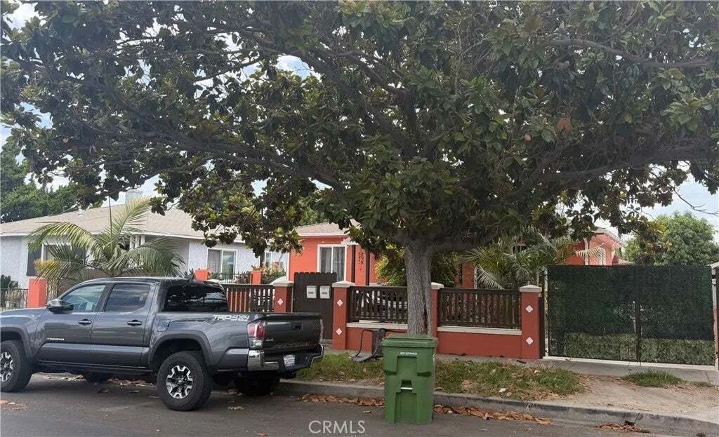 Los Angeles, California, United States 2 - 18559386