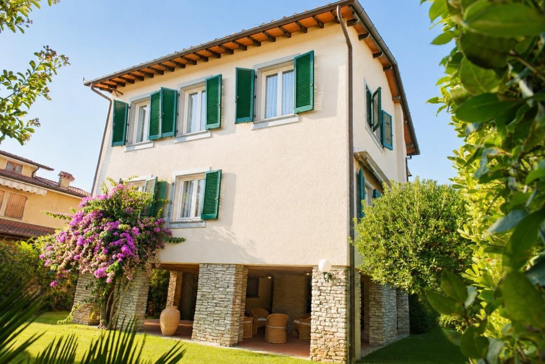 Villa in Center, Forte dei Marmi, Tuscany 2 - 18647433