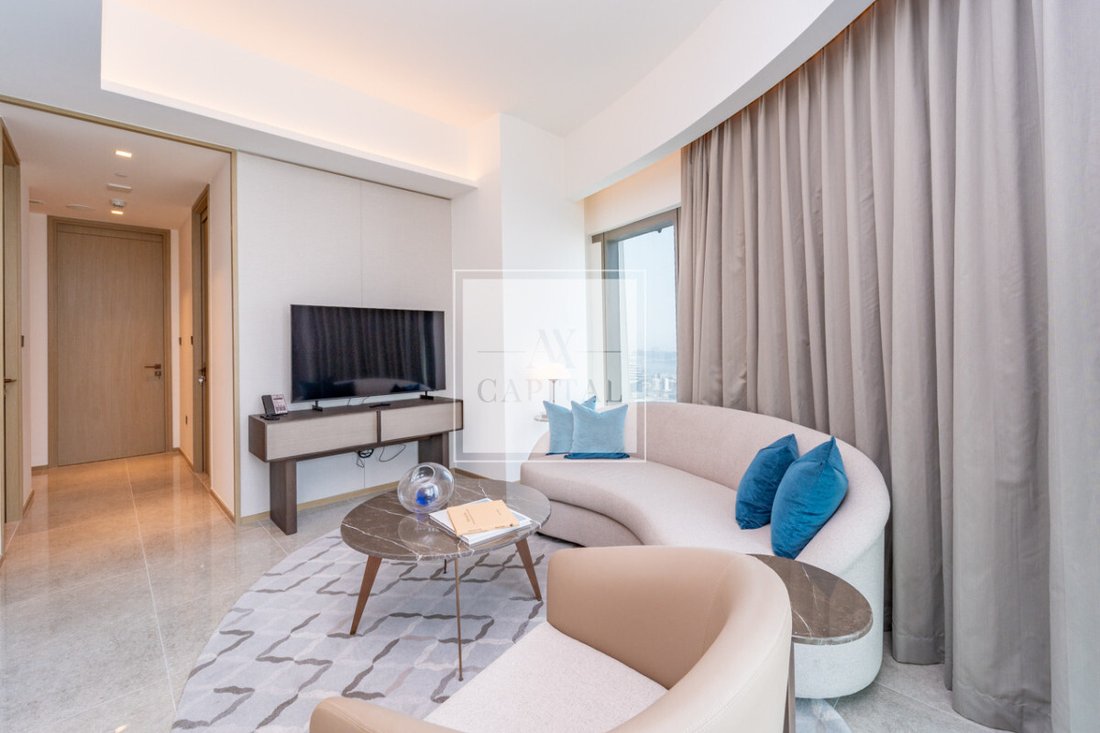 Apartment in Jumeirah, Dubai, United Arab Emirates 1 - 18648226
