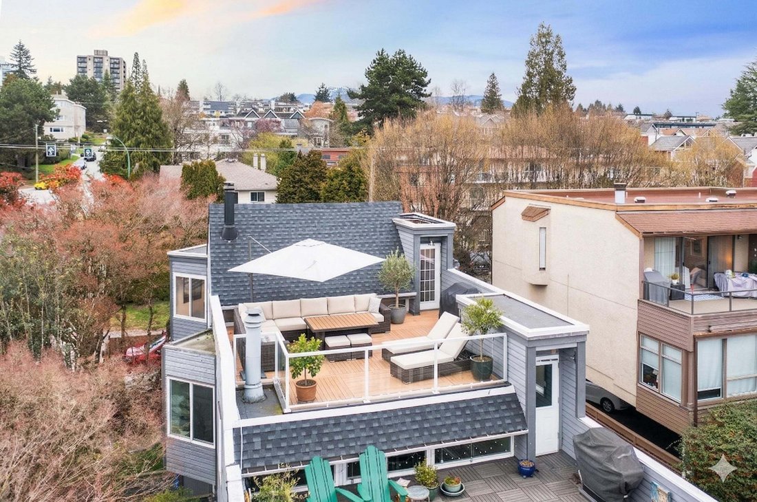 Townhouse in North Vancouver, British Columbia, Canada 4 - 18643429