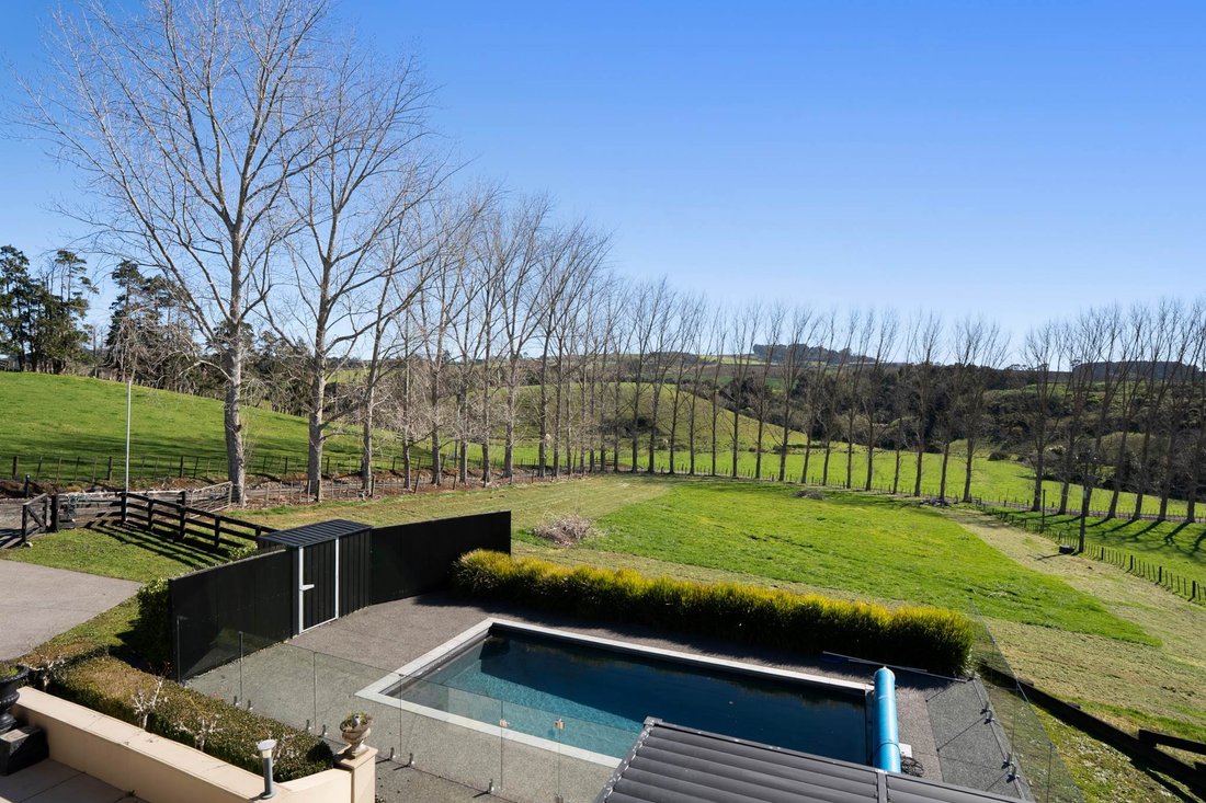 Farm Ranch in Dairy Flat, Auckland, New Zealand 4 - 18648457