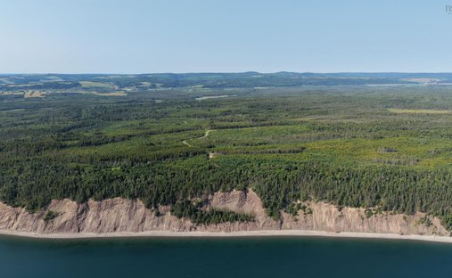 Land in Parrsboro, Nova Scotia, Canada 1
