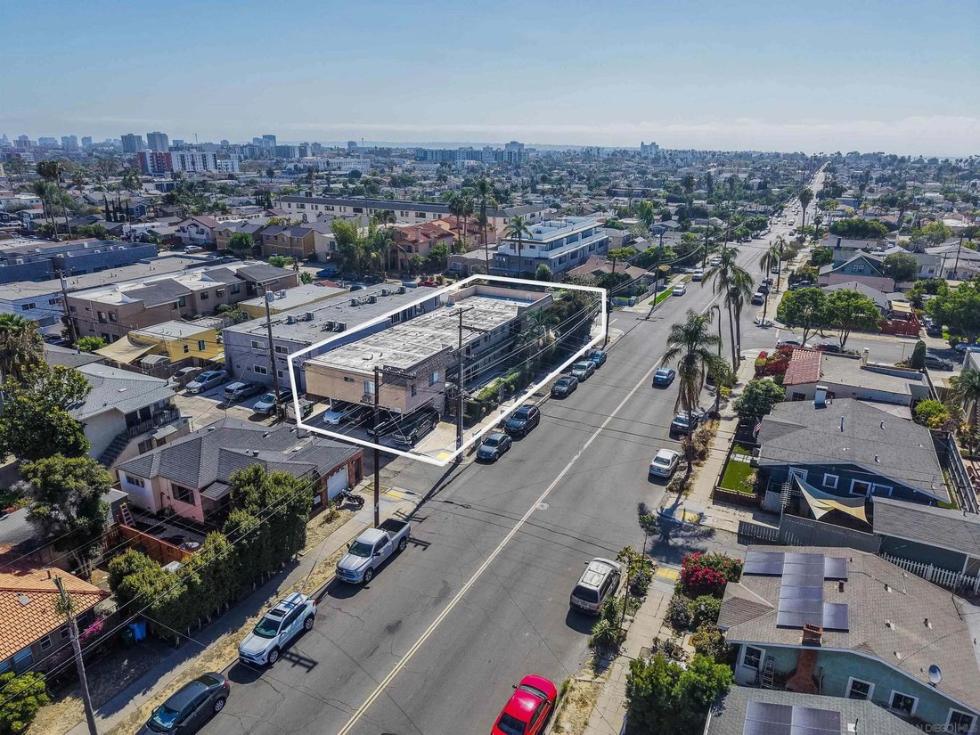 San Diego, California, United States 2 - 18646562